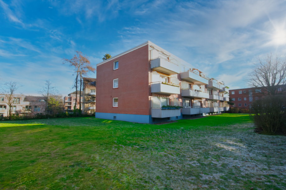 Giebelansicht des Hauses Etagenwohnung Seevetal