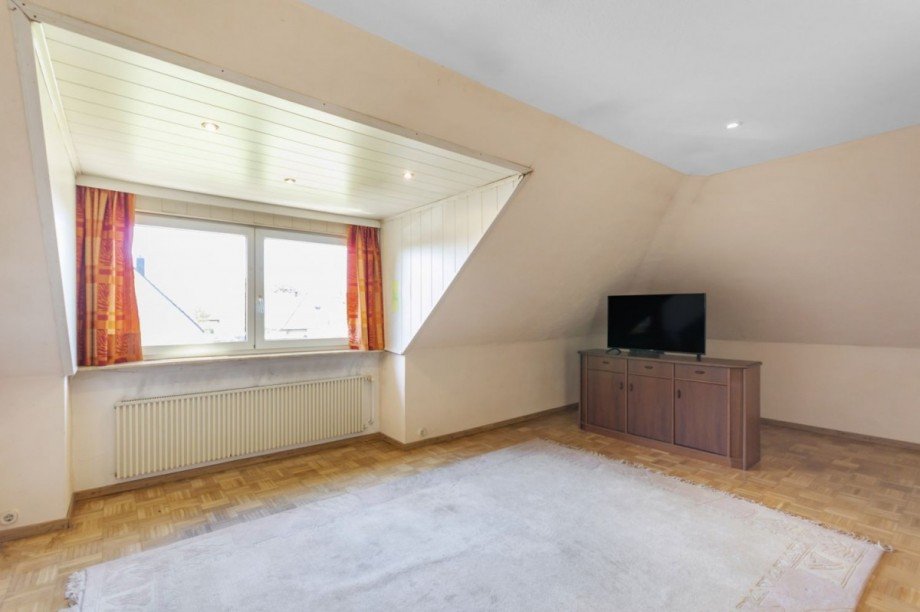 Schlafzimmer-2 mit Gaube im DG Einfamilienhaus Grünendeich