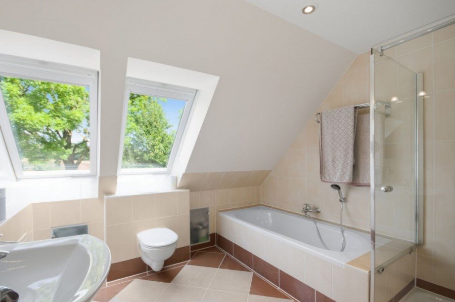 Vollbad mit Wanne u. Dusche Doppelhaush�lfte Reinfeld