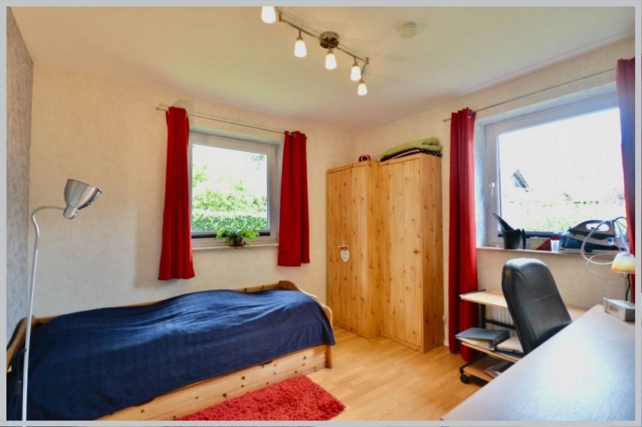 Büro od. Schlafzimmer im EG Einfamilienhaus Jersbek