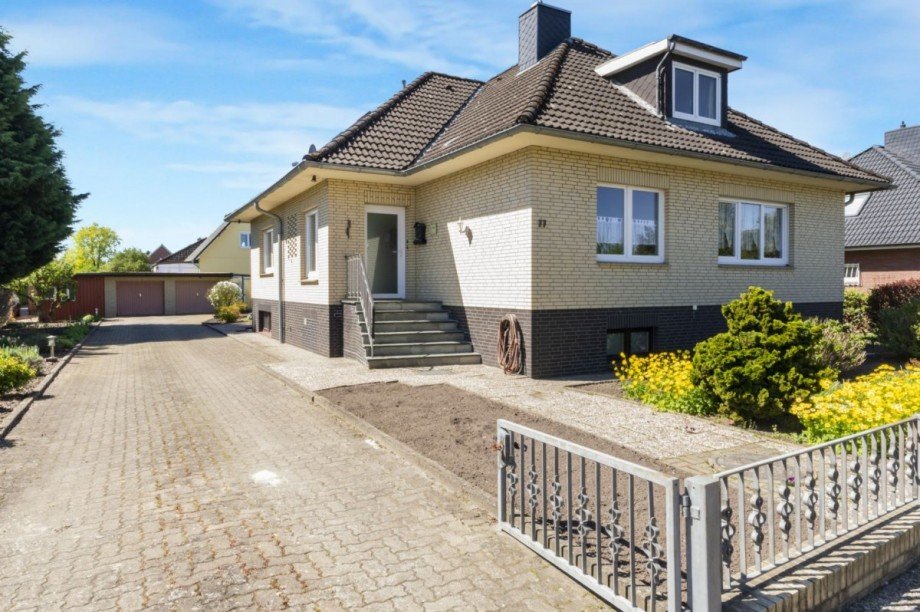 Eingangsansicht von Osten Einfamilienhaus Grünendeich