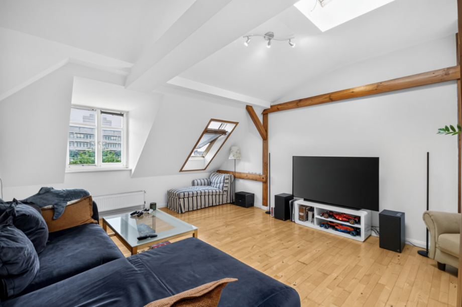 Wohnzimmer mit Oberlicht u. Gaube Penthousewohnung Hamburg