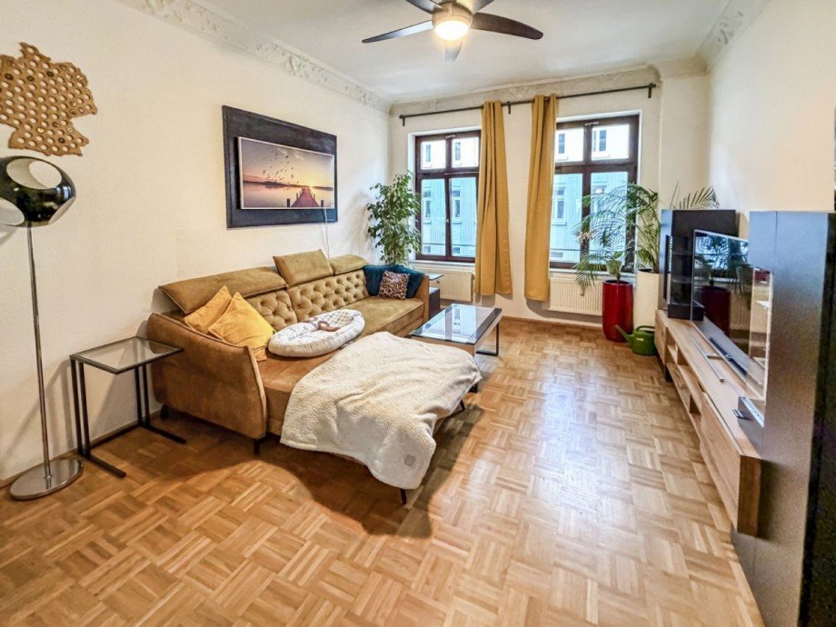 Helles Wohnzimmer Etagenwohnung Leipzig