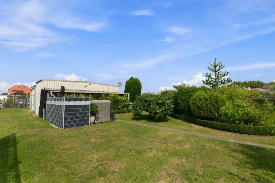 Weitläufiges Grundstück mit Gartenhaus Einfamilienhaus Dassow