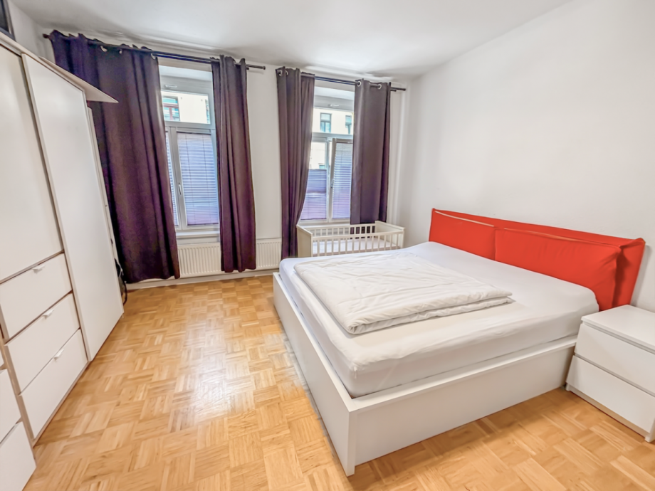 Großes Elternschlafzimmer Erdgeschosswohnung Leipzig
