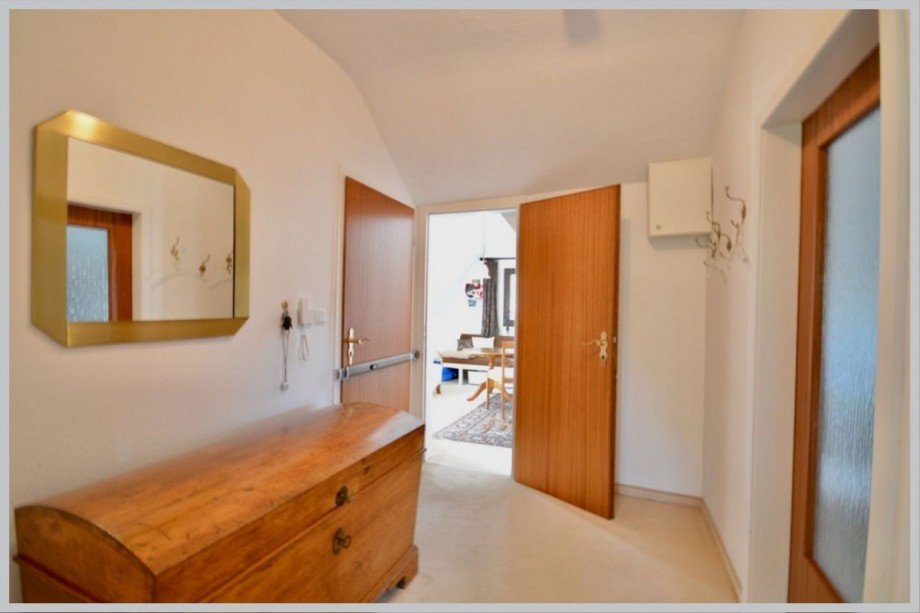 Zentrale Diele mit Garderobe Dachgeschosswohnung Hamburg-Fuhlsbüttel