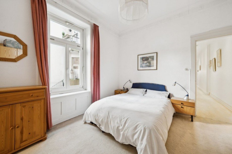 Ruhiges Schlafzimmer zum Innenhof Erdgeschosswohnung Hamburg