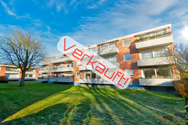 Gartenansicht des Hauses_VERKAUFT Seevetal - Meckelfeld Etagenwohnung KAUFEN STATT MIETEN: OASE DER RUHE – ENDETAGE MIT POTENZIAL