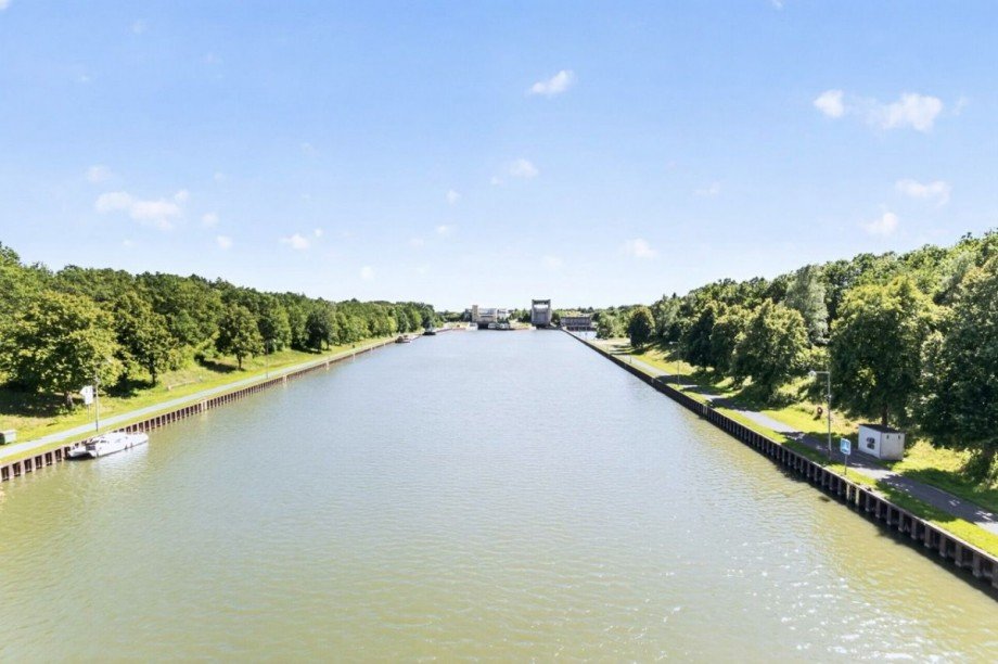 Elbe-Seitenkanal Brücke Esterholz nach Süden Landhaus Wrestedt