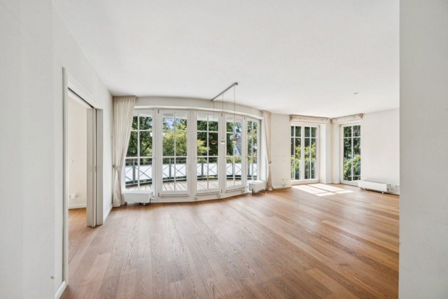 Wohn- und Essbereich mit Parkett Etagenwohnung Ahrensburg