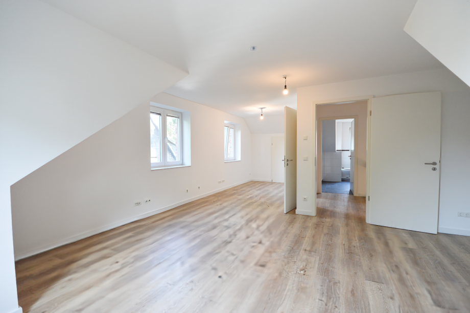 Studio mit Ankleide- und Bürobereich Doppelhaush�lfte Pinneberg
