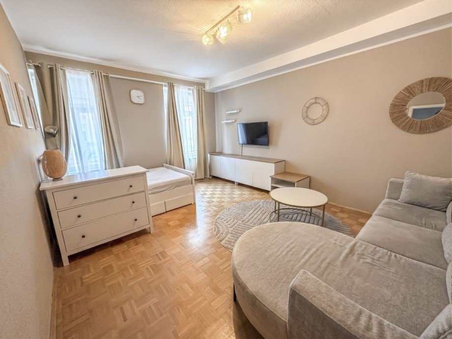 Helles Wohnzimmer Etagenwohnung Leipzig