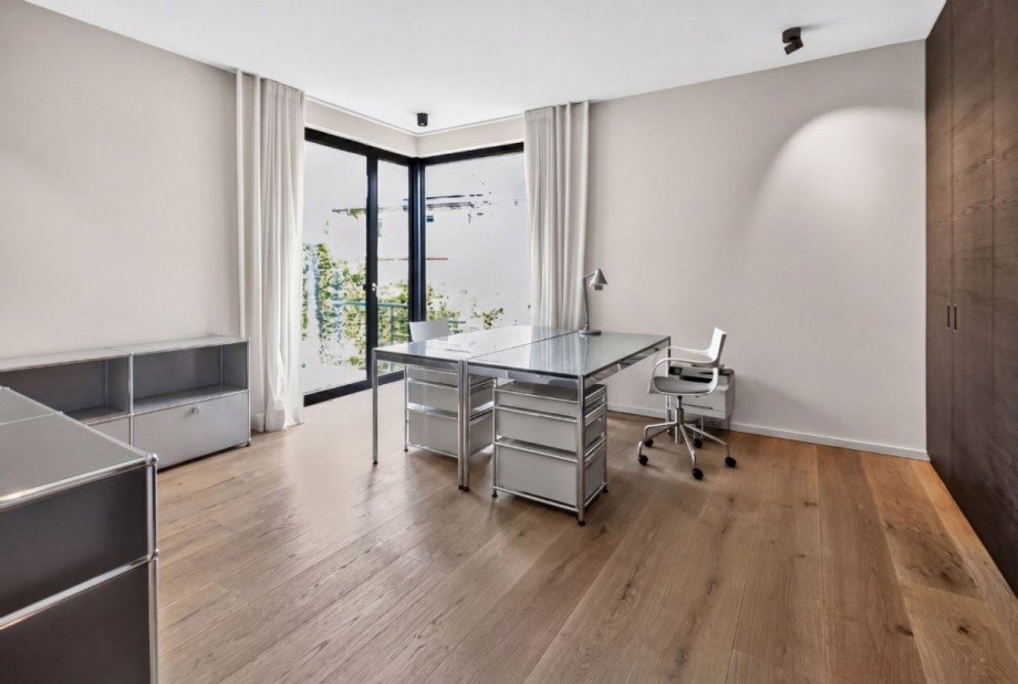 Arbeitszimmer mit Einbauschränken im EG Villa Großhansdorf