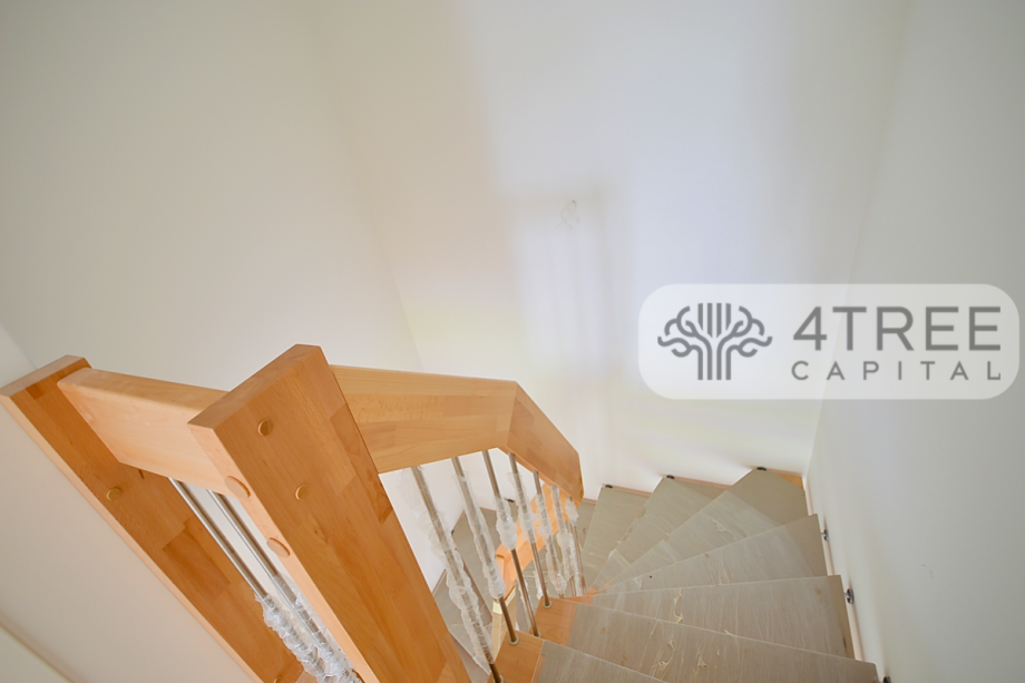 Treppenhaus im DG_HN 22a Doppelhaush�lfte Hamburg