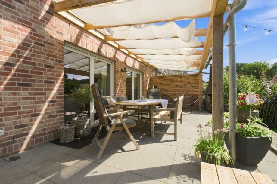 Sonnen- und wettergeschütze Terrasse Doppelhaush�lfte Großhansdorf