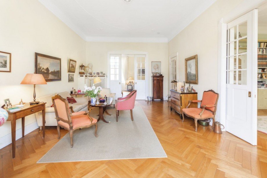 Wohnzimmer mit Zugang zum Büro Etagenwohnung Hamburg