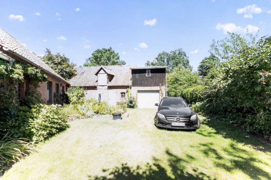 Auffahrt zur Garage mit Stellplatz Landhaus Wrestedt