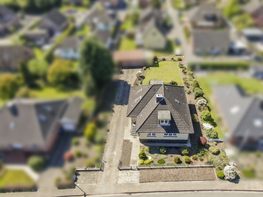 Luftbild der Liegenschaft Einfamilienhaus Grünendeich