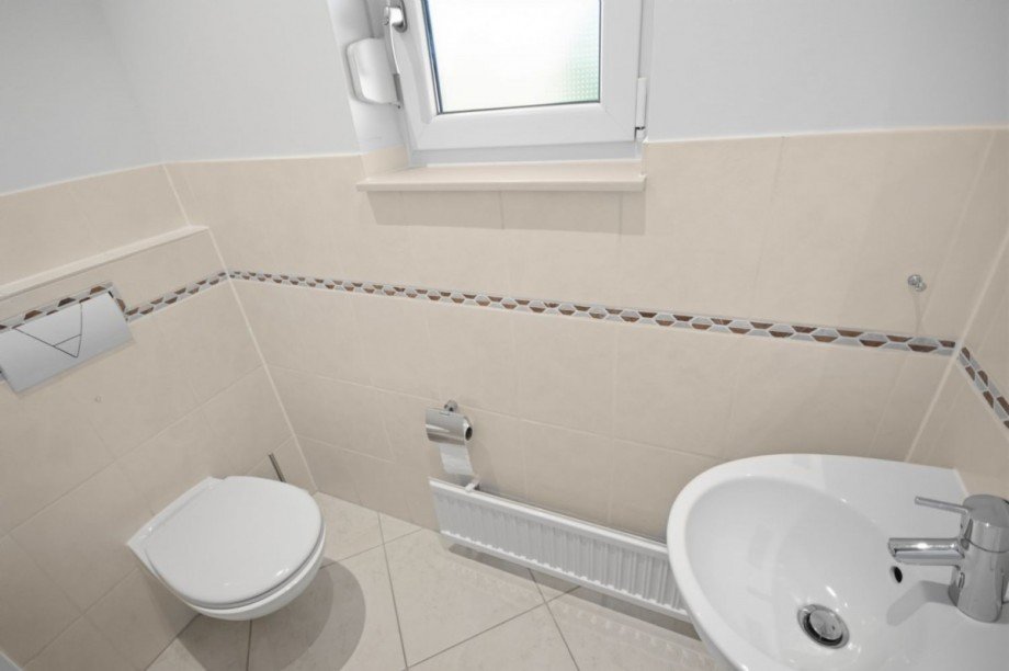 Gäste-WC im EG mit Fenster Doppelhaush�lfte Reinfeld