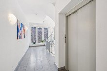Aufzug vor der Wohnungstür IHR SENIORENGERECHTER RUHESITZ IM HERZEN DES AHRENSBURGER VILLENVIERTELS