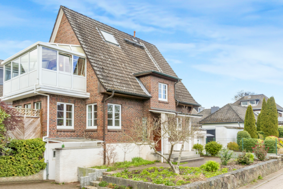 Südansicht des Hauses Einfamilienhaus Großhansdorf