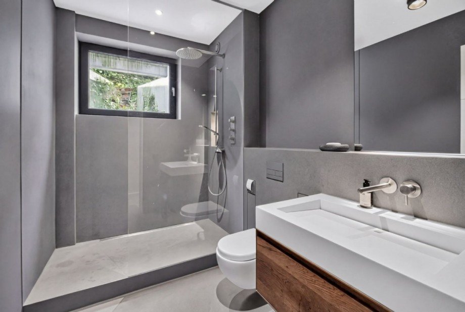 Modernes Duschbad im UG Villa Großhansdorf