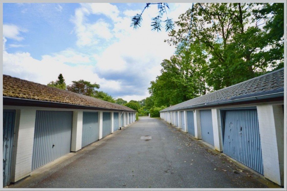 Garagenanlage in der Nachbarschaft Reihenhaus Hamburg