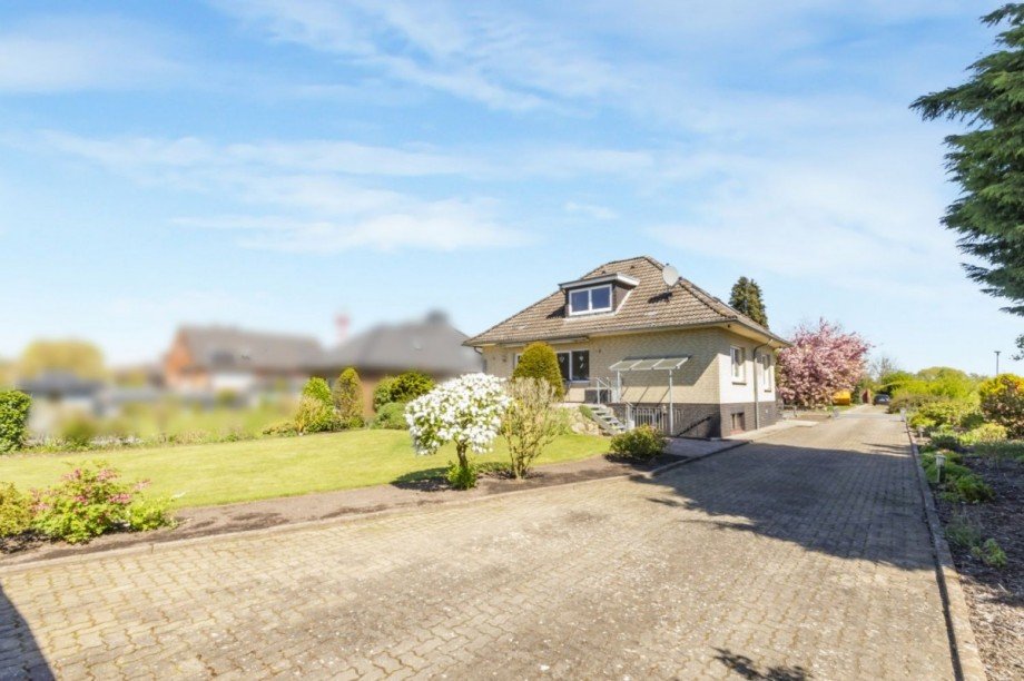 Gartenansicht von Süden Einfamilienhaus Grünendeich
