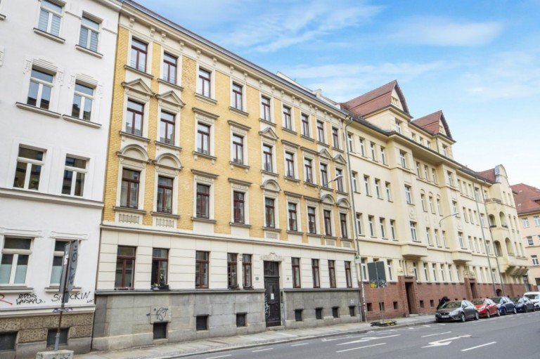 Ein Exklusivangebot im Alleinauftrag der 4TREE CAPITAL Real Estate GmbH Leipzig - Reudnitz Etagenwohnung NEUER PREIS: CHARMANTER RÜCKZUGSORT IM DENKMALGESCHÜTZTEN ALTBAU IN BESTLAGE VON REUDNITZ