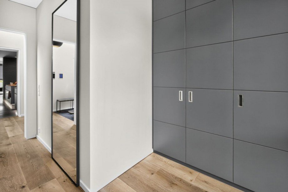 Großzügige Familien-Garderobe im EG Villa Großhansdorf
