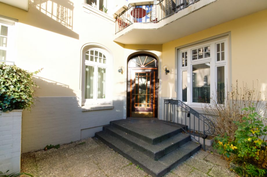 Zurückversetzter Hauseingang Erdgeschosswohnung Hamburg