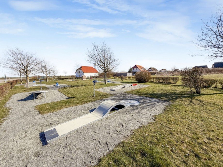 Minigolfanlage im Feriendorf Rugana Reihenendhaus Dranske