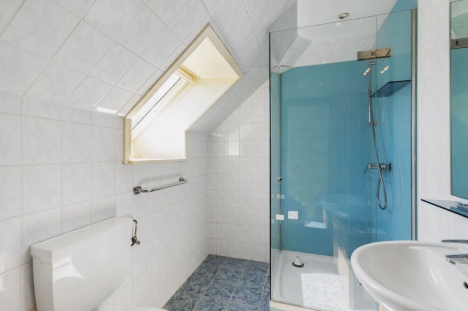 Duschbad im DG Einfamilienhaus Grünendeich