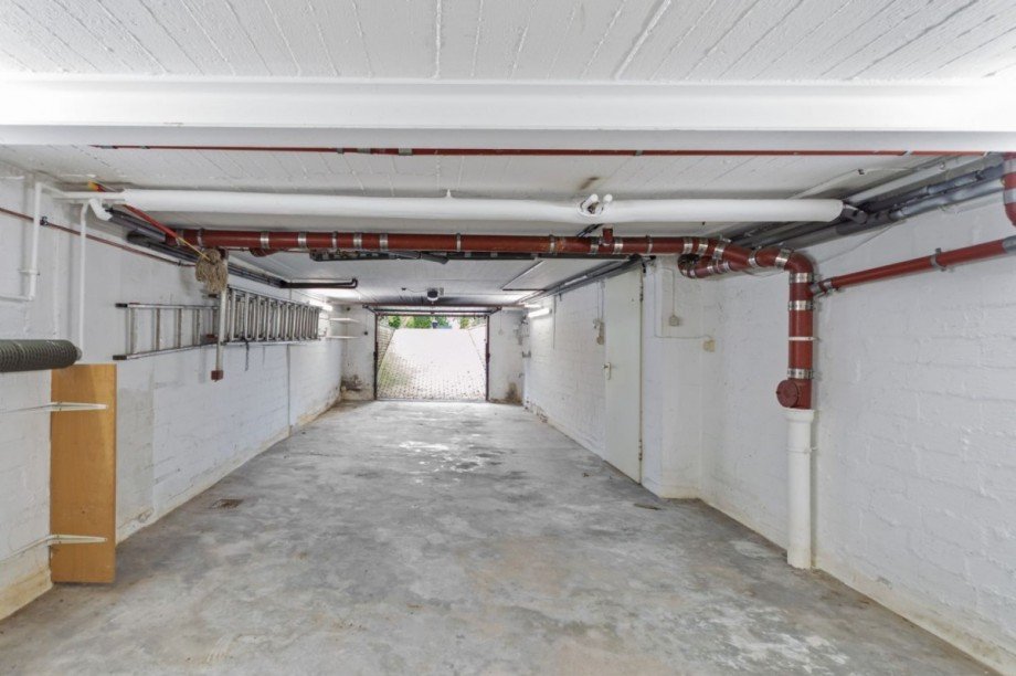 Tiefgarage mit elektrischem Tor Einfamilienhaus Großhansdorf
