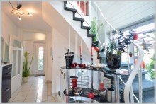 Lichtdurchflutete Diele mit Treppe zum OG VERKAUFT! TOP-MODERNISIERTER GARTENTRAUM SUCHT NEUE FAMILIE