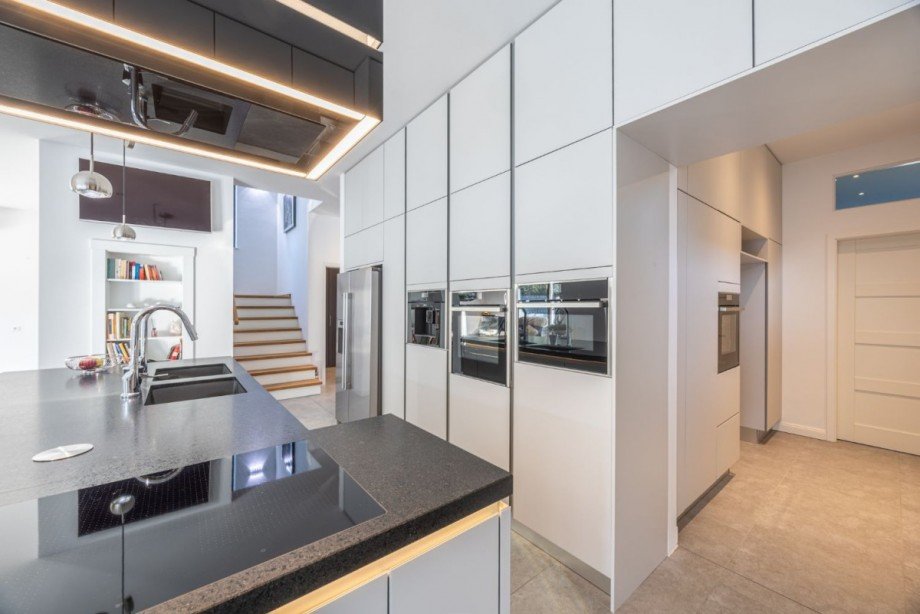 Haupt- mit Nebenküche Einfamilienhaus Ammersbek