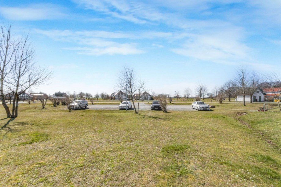 Eigene Parkplatzanlage vorm Haus Reihenendhaus Dranske