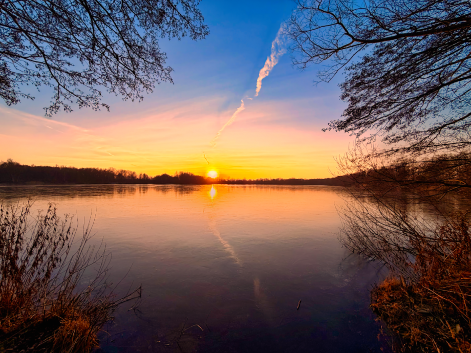 See im Großen Moor bei Sonnenuntergang Etagenwohnung Seevetal