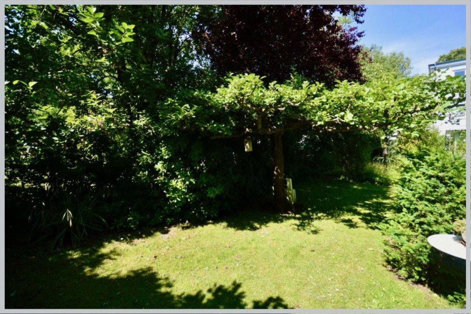 Eigener Gartenanteil zur Wohnung Dachgeschosswohnung Hamburg-Fuhlsbüttel