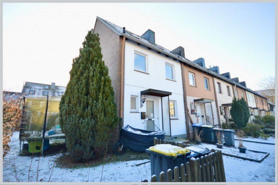Frontansicht des Reihenendhauses Reihenendhaus Norderstedt