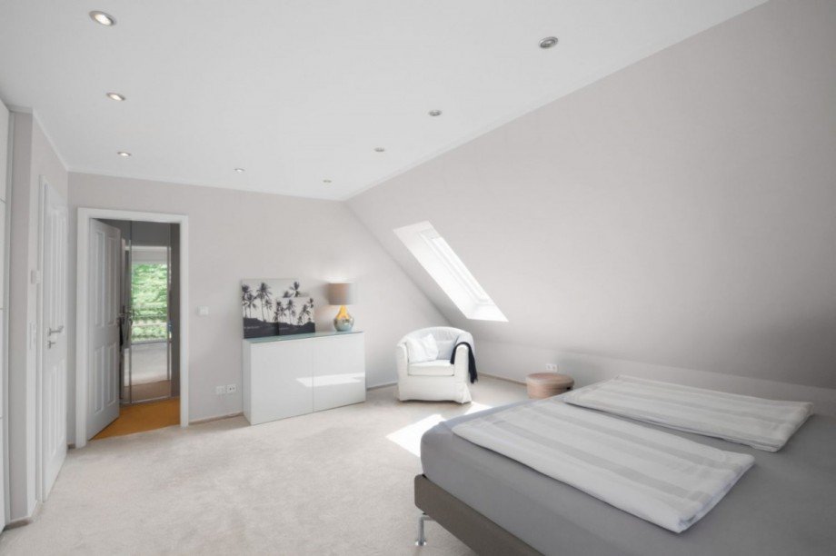 Schlafzimmer mit angeschlossener Ankleide Doppelhaush�lfte Reinfeld