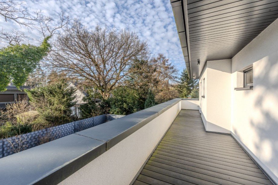Balkon mit Gartenblick Einfamilienhaus Ammersbek