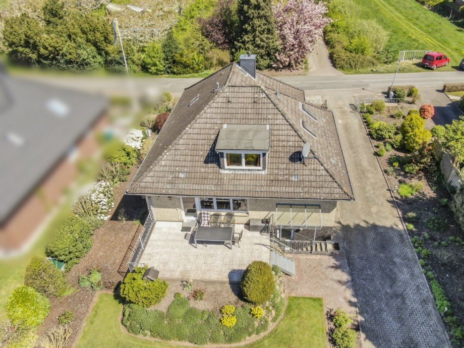 Idyll von oben Einfamilienhaus Grünendeich